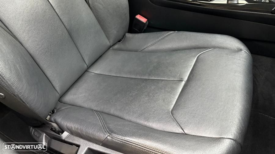 BMW 318 d xDrive Line Sport - 21