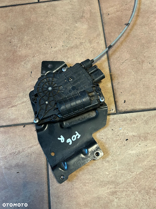 BMW 6 F06 ZAMEK DRZWI TYLNYCH 7276318