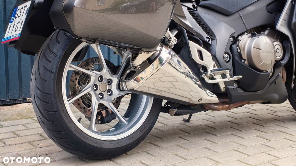 Honda VFR - 7