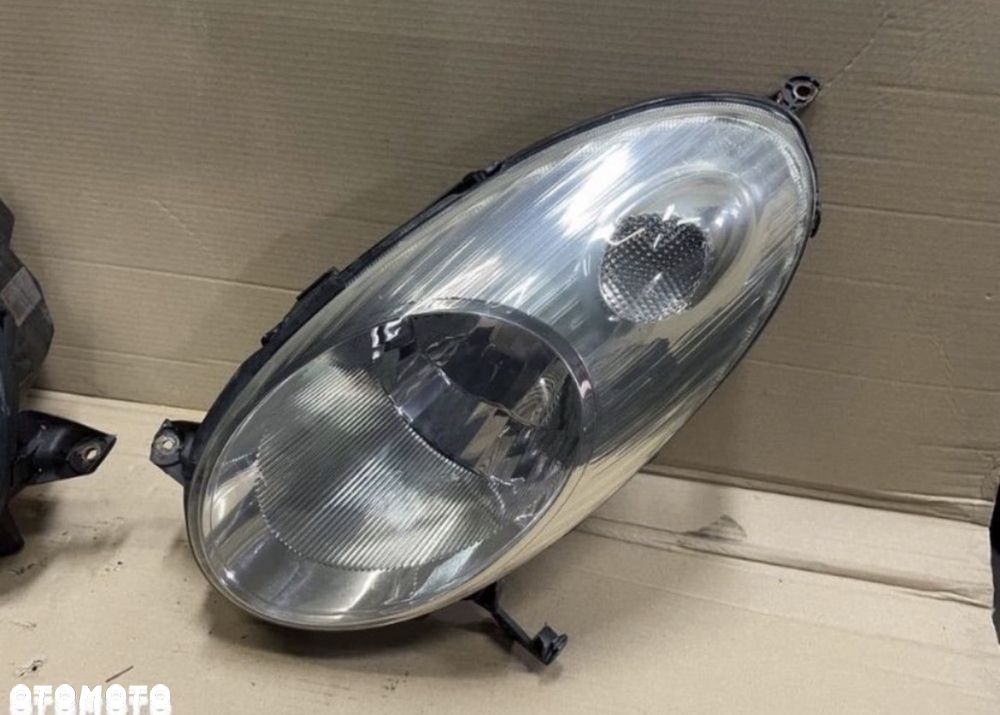Reflektor lampa przód przednia Nissan Micra k12 - 3
