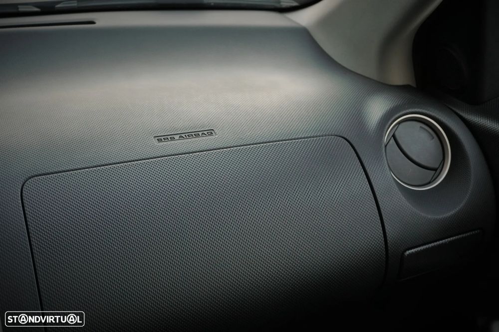 Toyota Urban Cruiser 1.33 4x2 Town - 30