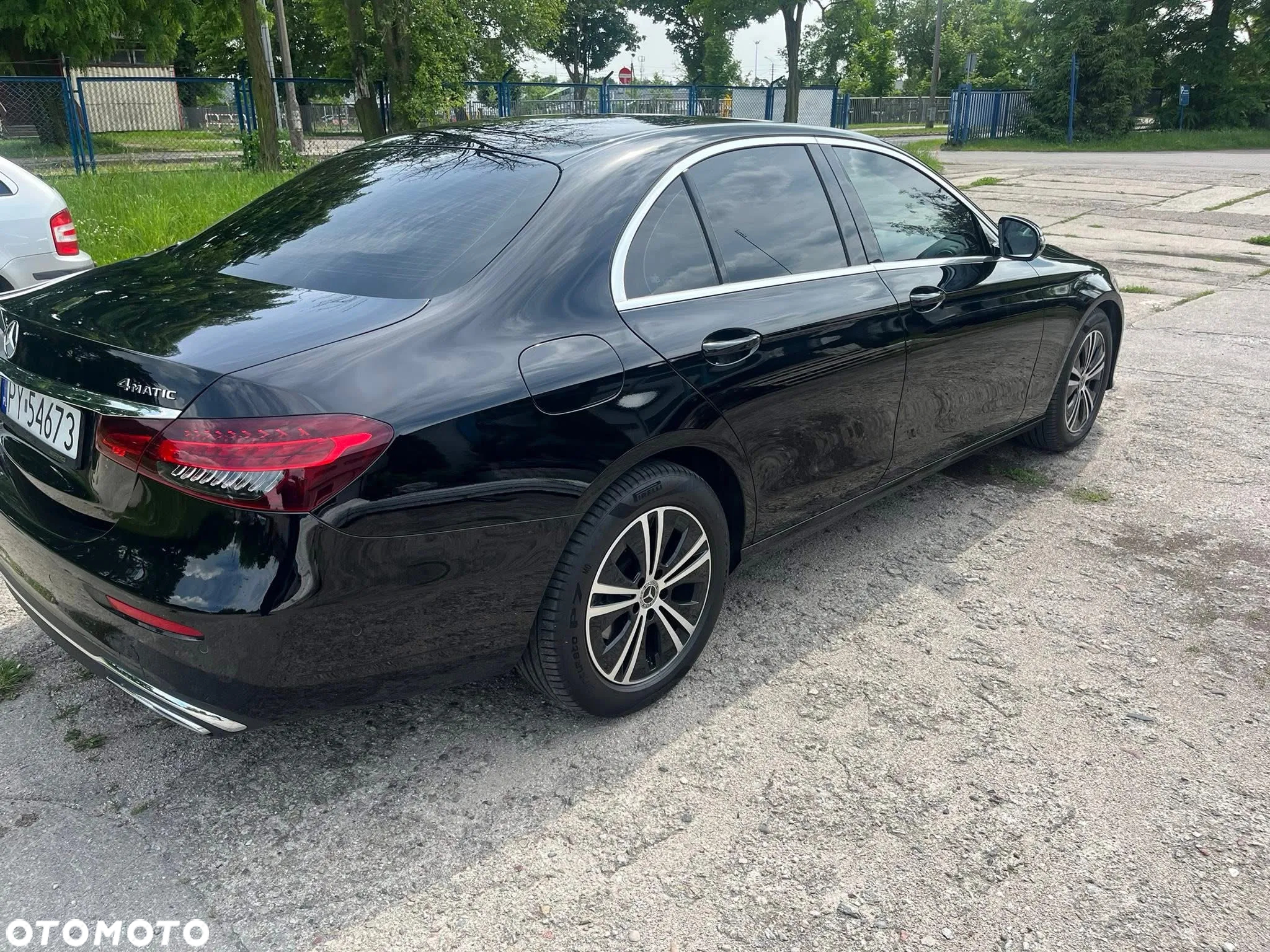 Mercedes-Benz Klasa E 220 d 4-Matic Business Edition - 3