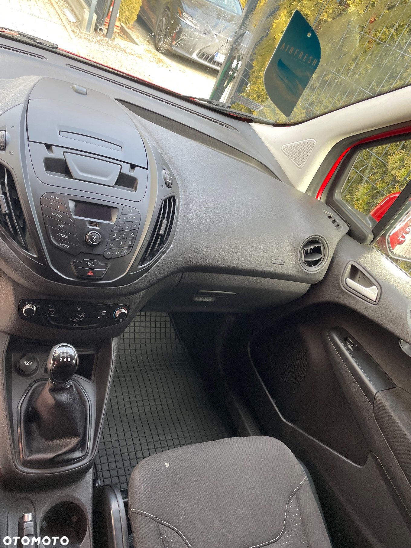Ford Transit Courier - 7