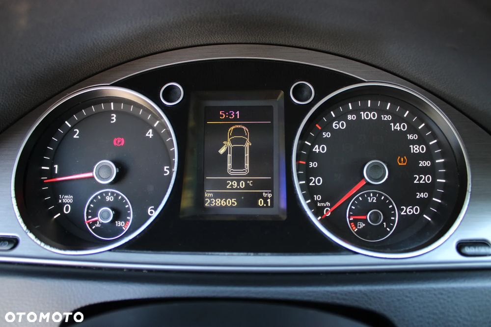Volkswagen Passat 1.6 TDI BlueMotion - 28