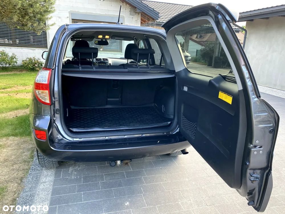 Toyota RAV4 2.2 D-CAT Premium - 8