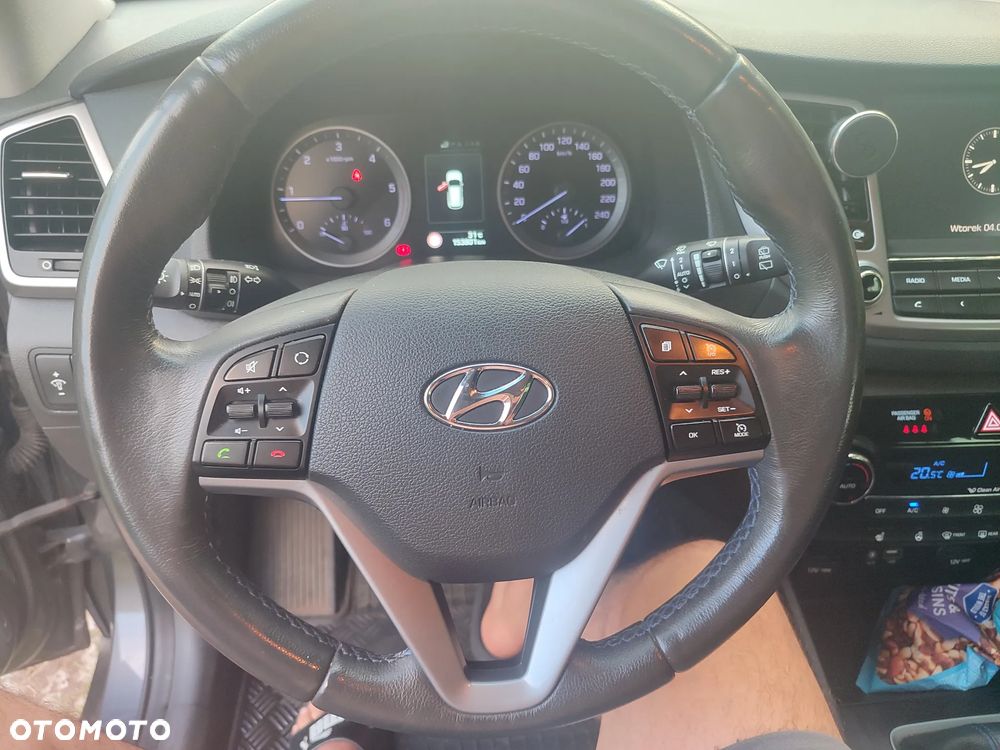 Hyundai Tucson 2.0 CRDI BlueDrive Style 2WD - 12