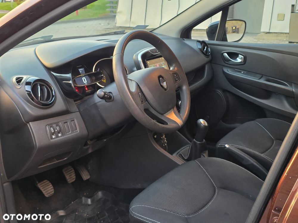 Renault Clio - 11