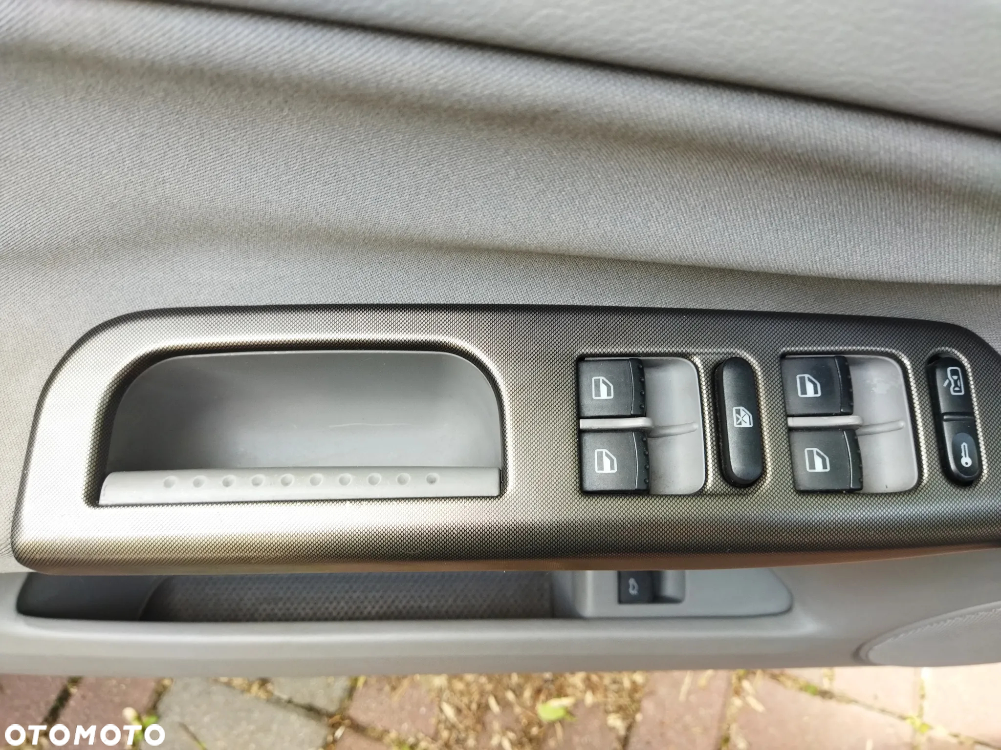 Volkswagen Passat 1.9 TDI Highline - 9