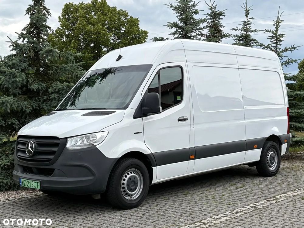 Mercedes-Benz Sprinter - 2