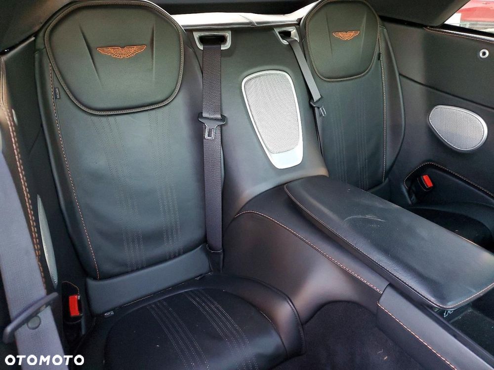 Aston Martin DB11 - 10