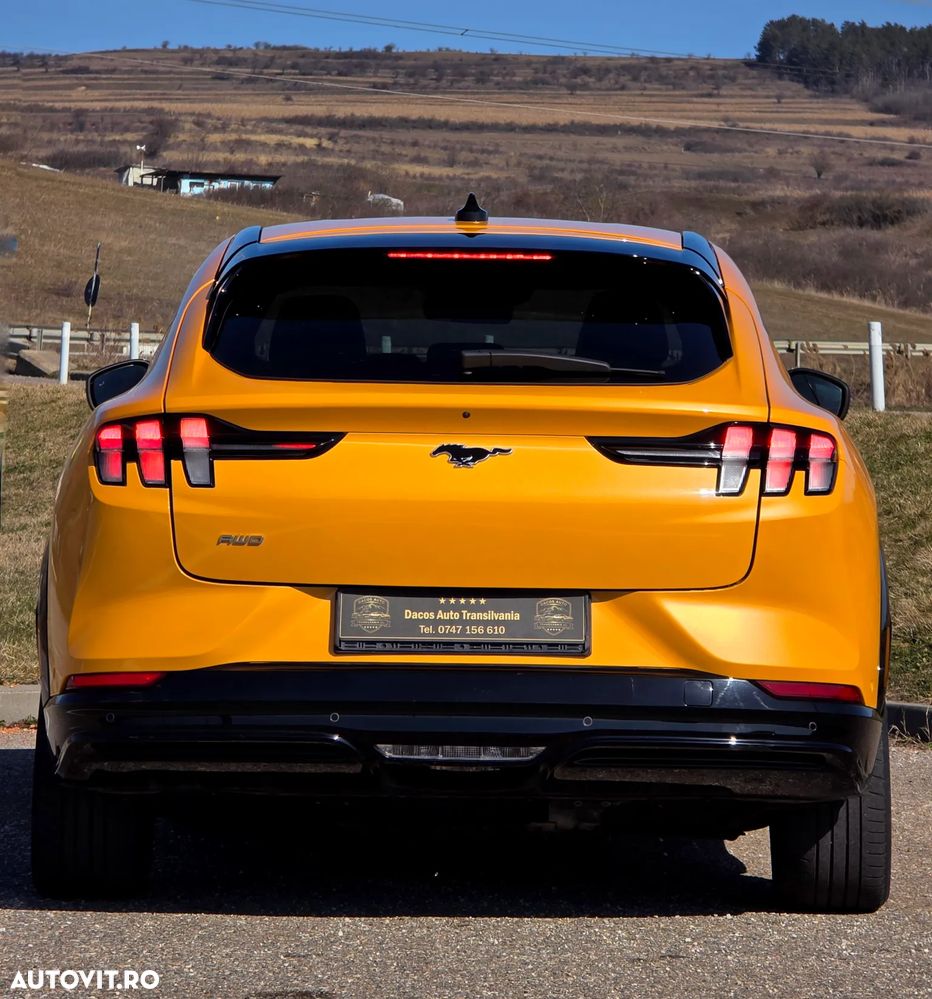 Ford Mustang Mach-E AWD PREMIUM - 4
