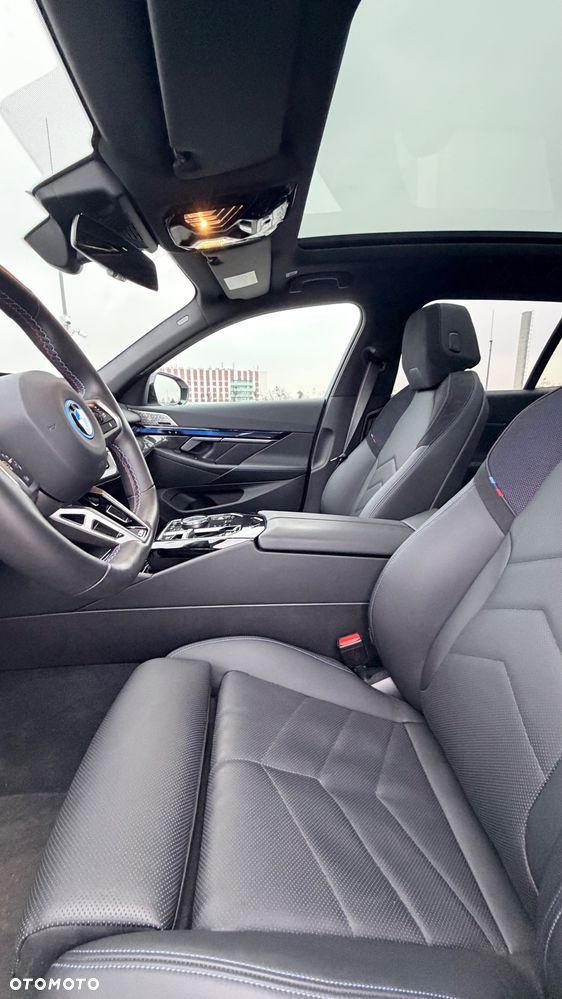 BMW i5 - 15