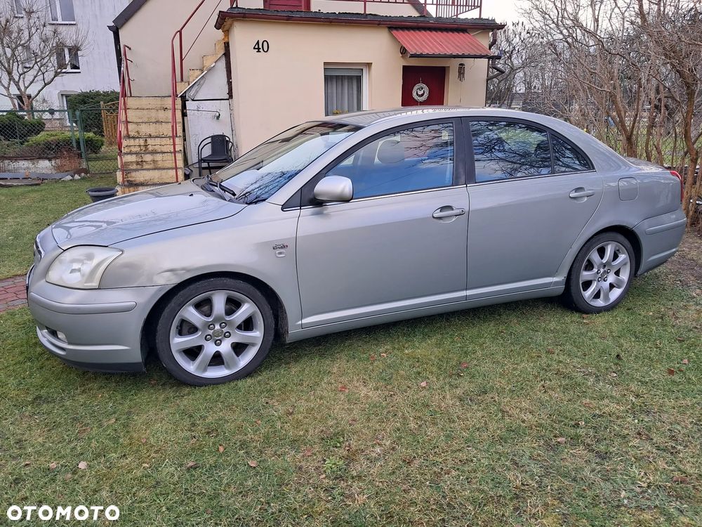 Toyota Avensis 2.0 D-4D - 17