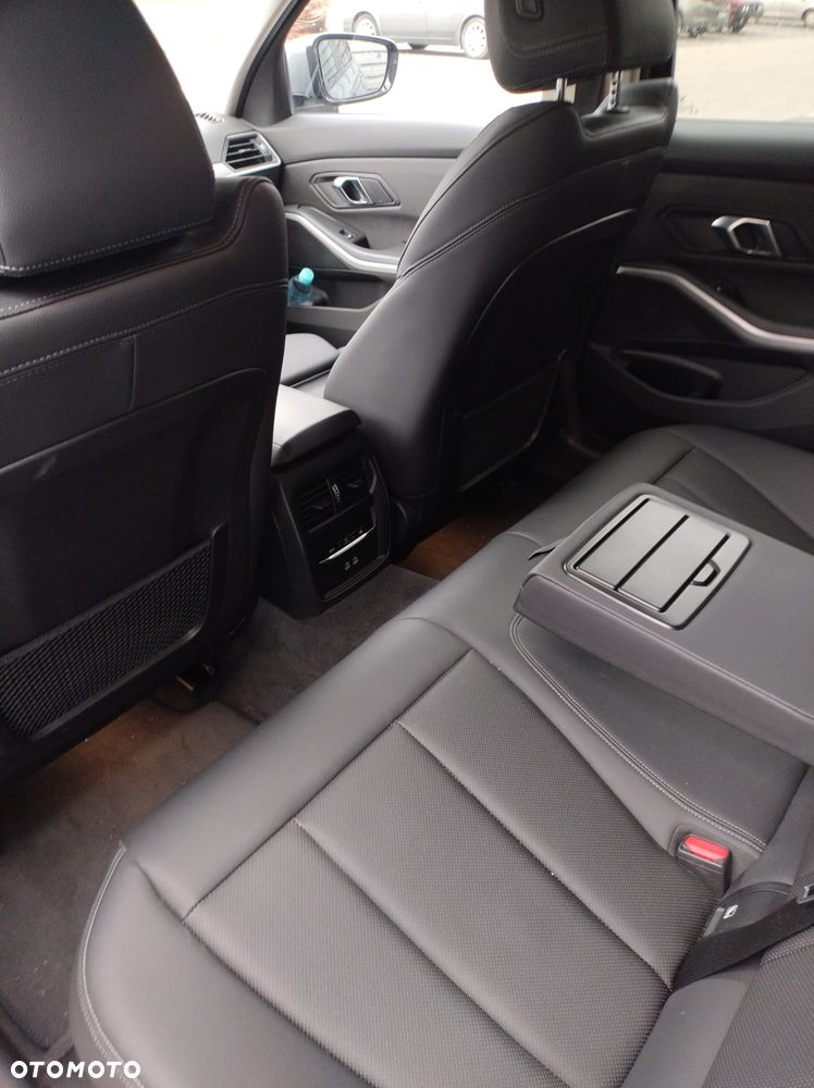 BMW Seria 3 316d MHEV Sport Line - 24
