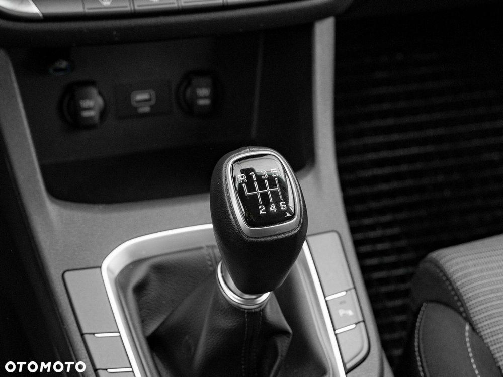 Hyundai i30 1.5 DPI Classic + - 19