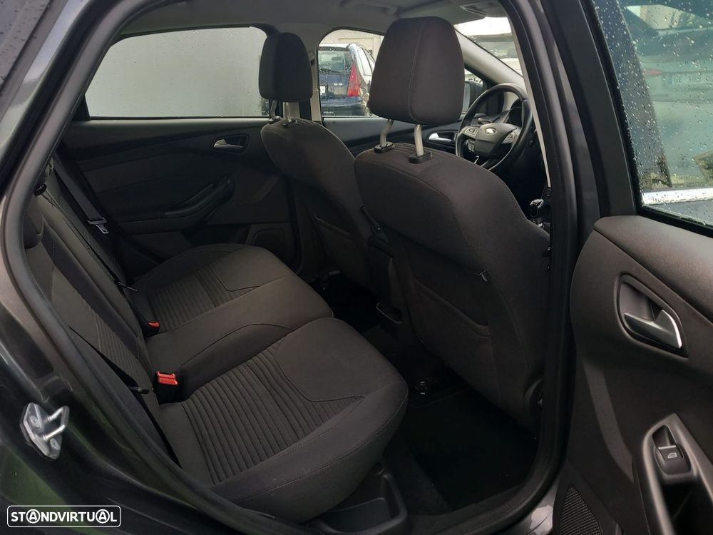 Ford Focus 1.5 TDCi Titanium - 24