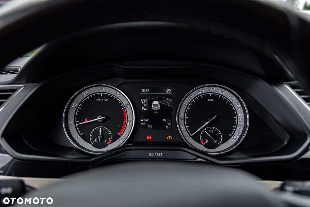 Skoda Superb 2.0 TSI 4x4 DSG L&K - 35