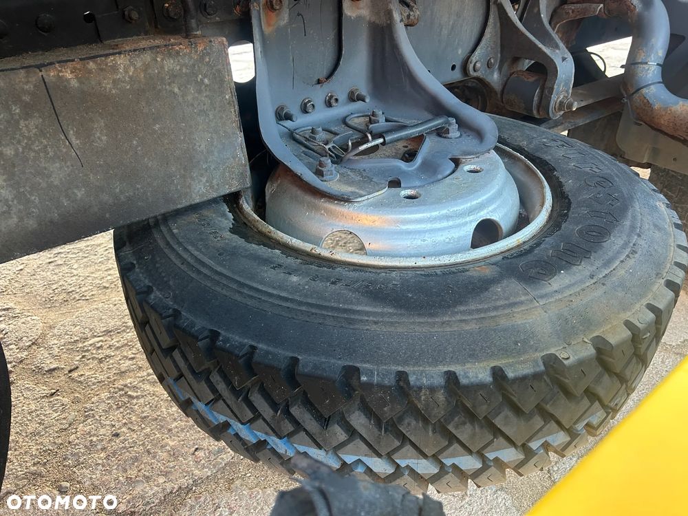 Mercedes-Benz ATEGO 815 LAWETA NA 2 AUTA / WCIĄGARKA Z PILOTEM / POMOC DROGOWA Z NAJAZDAMI / BARDZO ŁADNY STAN / OŚWIETLENIE OSTRZEGAWCZE / KABINA SYPIALNA !! - 13