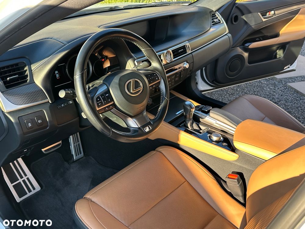 Lexus GS - 24