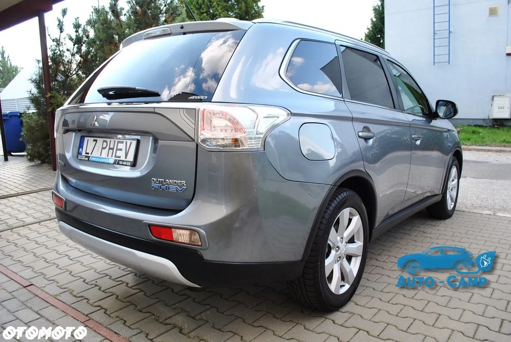 Mitsubishi Outlander Instyle NAVI + - 37