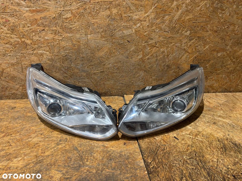 FORD FOCUS MK3 lampy przód xenon BM51-13D154-AK BM51-13D155-AK - 1