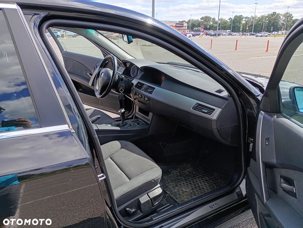 BMW Seria 5 523i - 12