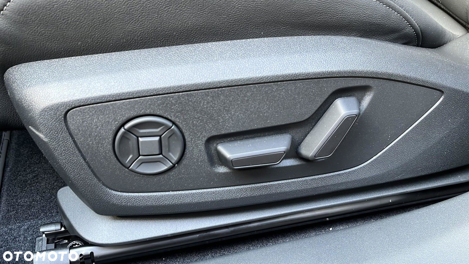 Audi Q4 e-tron - 25