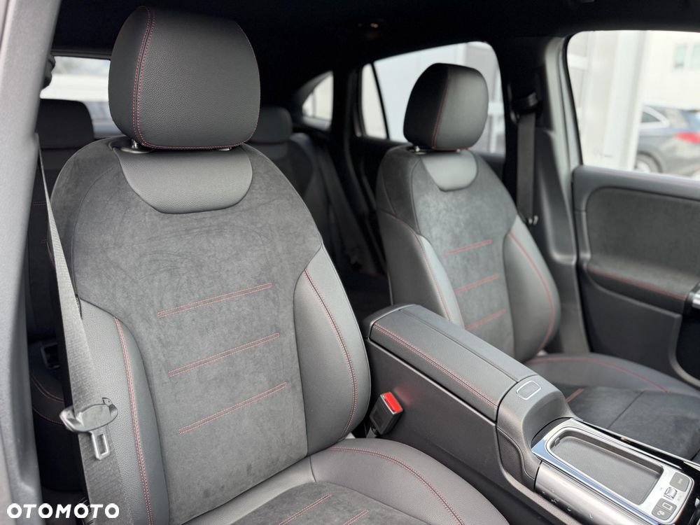 Mercedes-Benz GLA 200 AMG Line - 12