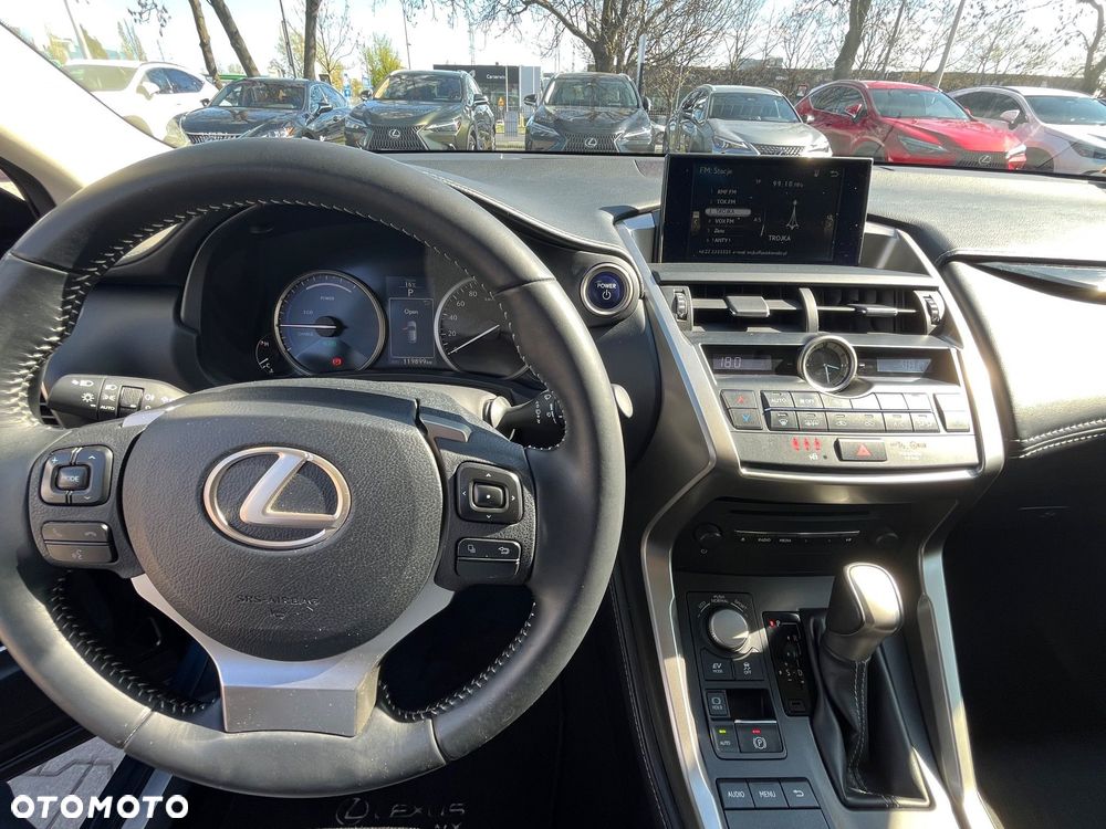 Lexus NX 300h Elite 2WD - 11