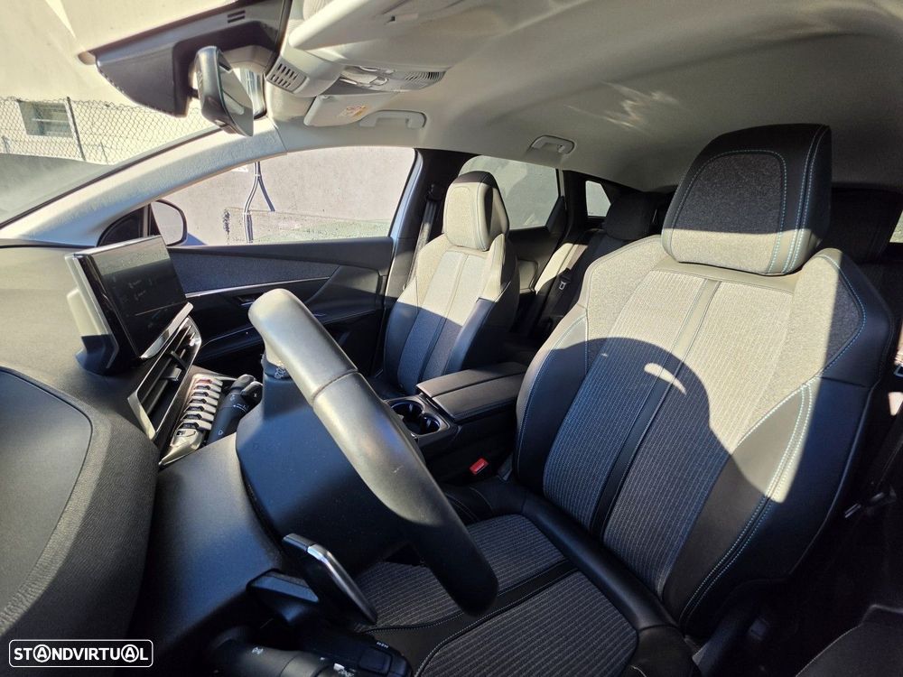 Peugeot 3008 1.6 Hybrid4 Allure Pack e-EAT8 - 4