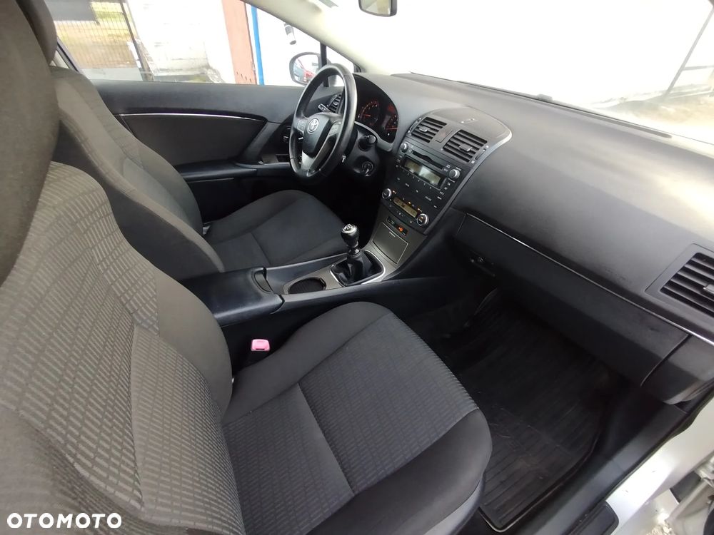 Toyota Avensis 1.8 Sol plus - 11