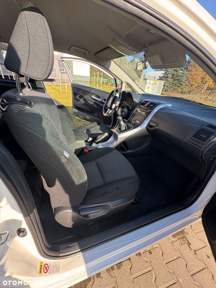 Toyota Auris 1.33 VVT-i Terra - 7