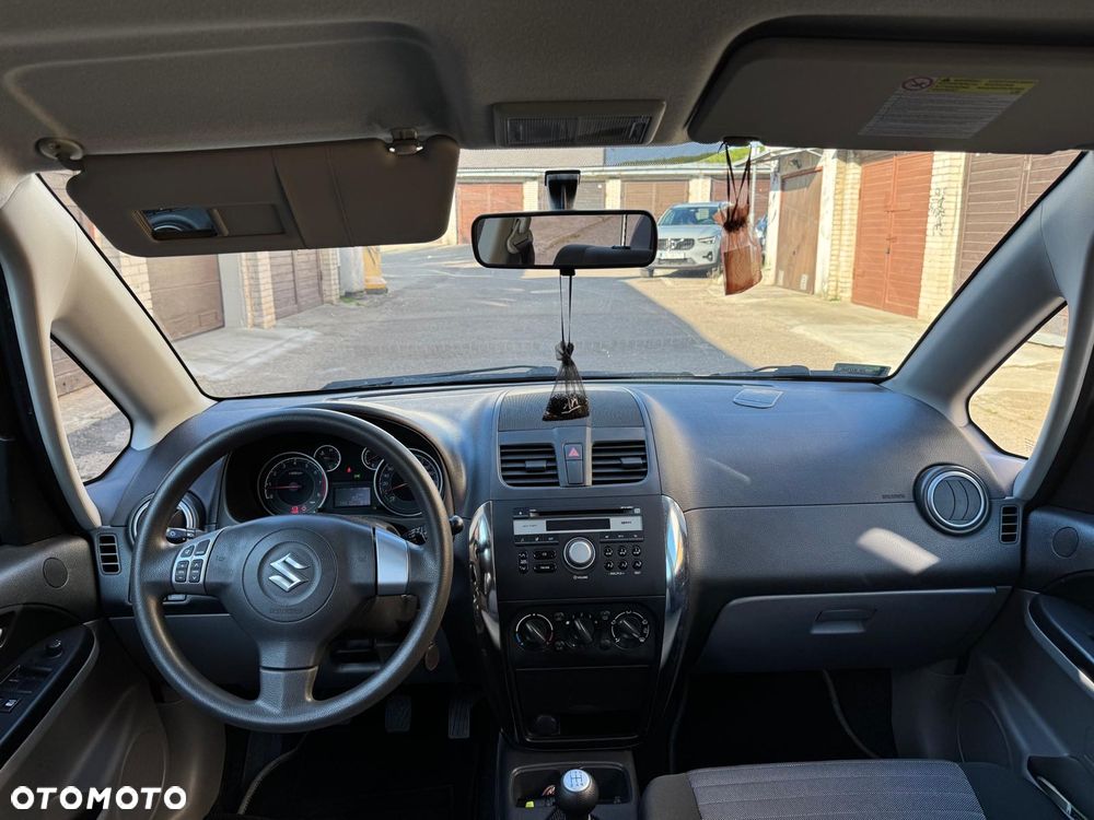 Suzuki SX4 1.6 Premium - 9