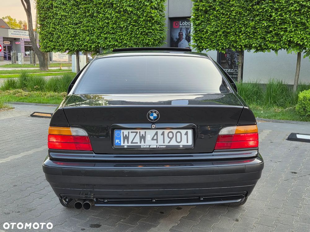 BMW Seria 3 323i - 8