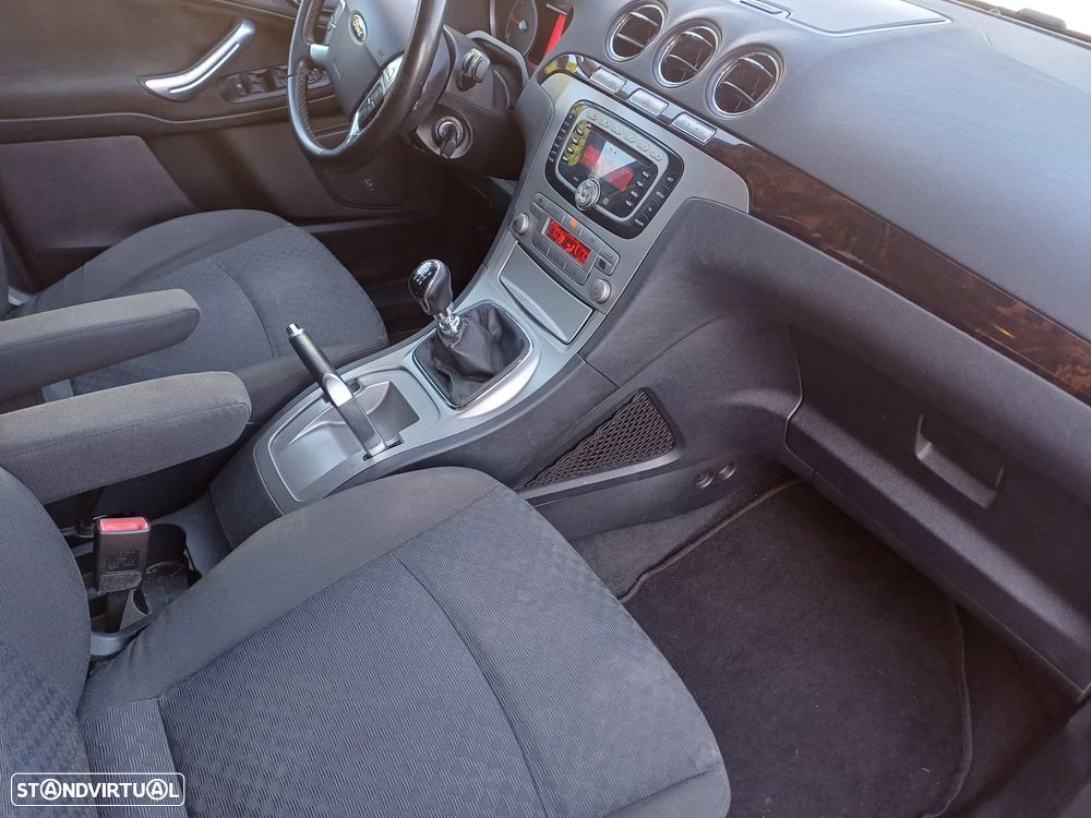Ford Galaxy 1.8 TDCi Ghia - 14