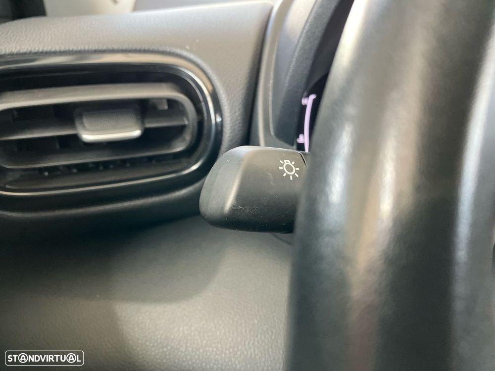 Toyota Yaris Cross 1.5 HDF Comfort Plus - 28