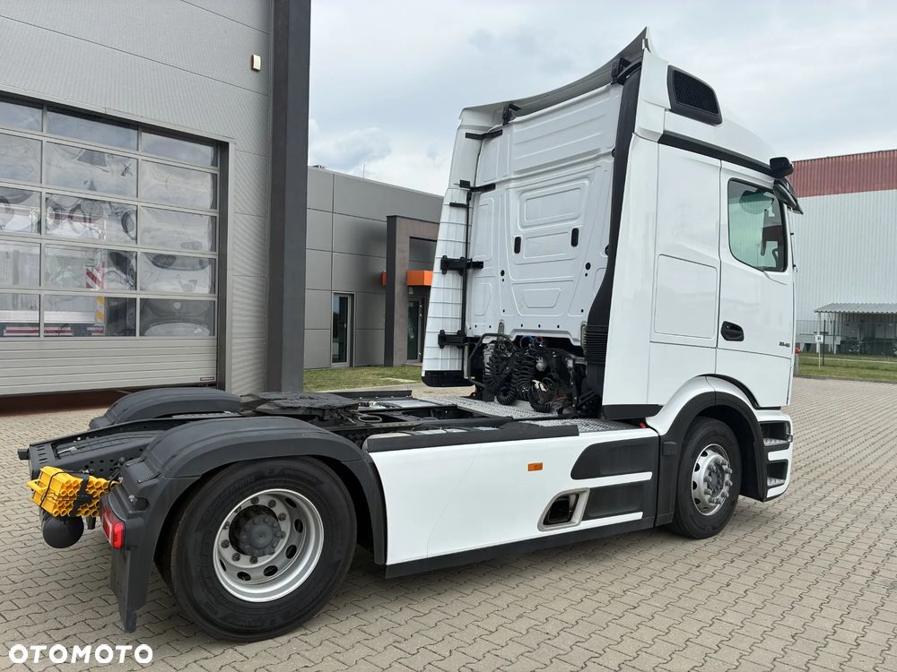 Mercedes-Benz Actros - 4