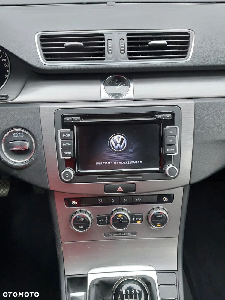 Volkswagen Passat 2.0 TDI Comfortline - 14