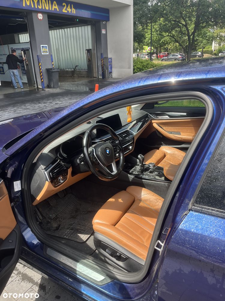 BMW Seria 5 520d Sport Line - 6