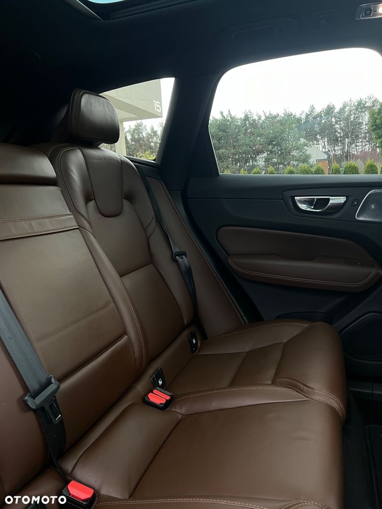 Volvo XC 60 B5 D AWD Inscription - 22