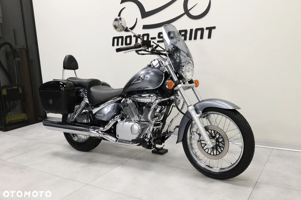 Suzuki Intruder - 4