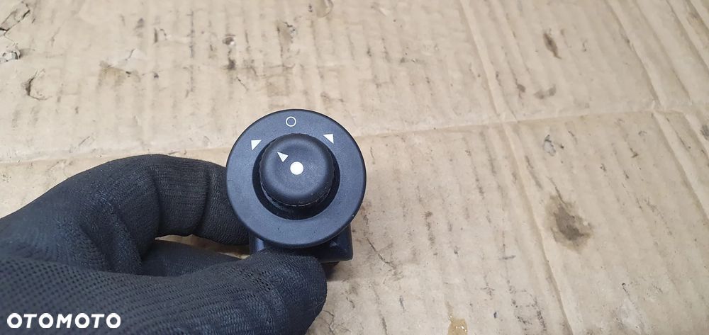 Przełącznik regulacji lusterek Citroen C3 I - 1