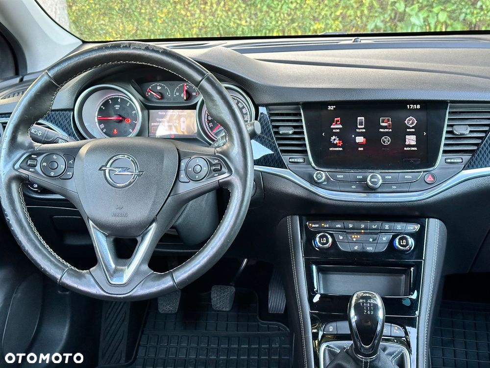 Opel Astra 1.4 T Cosmo S&S - 11