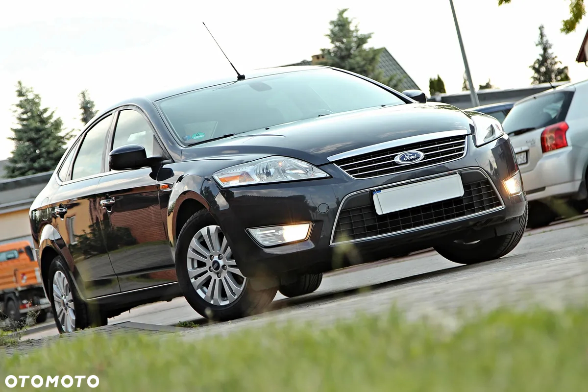 Ford Mondeo 2.0 Ghia - 10