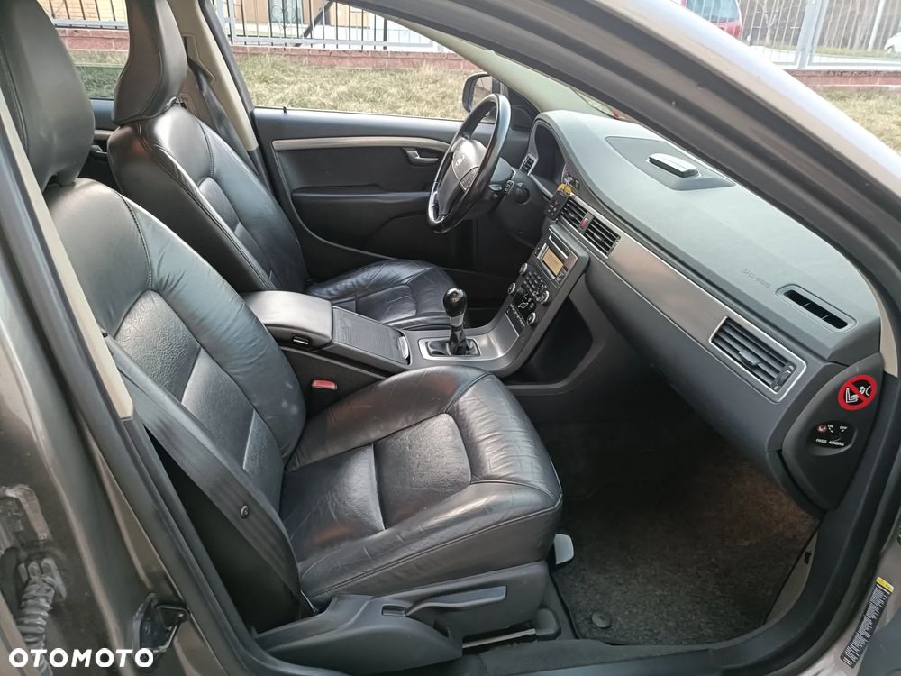 Volvo V70 2.0D Momentum - 6