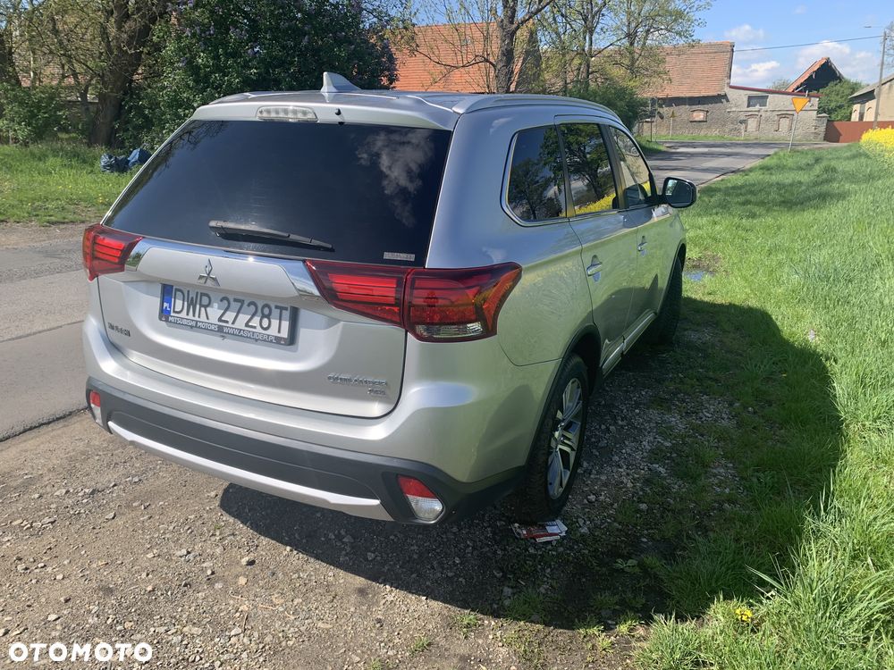 Mitsubishi Outlander - 4