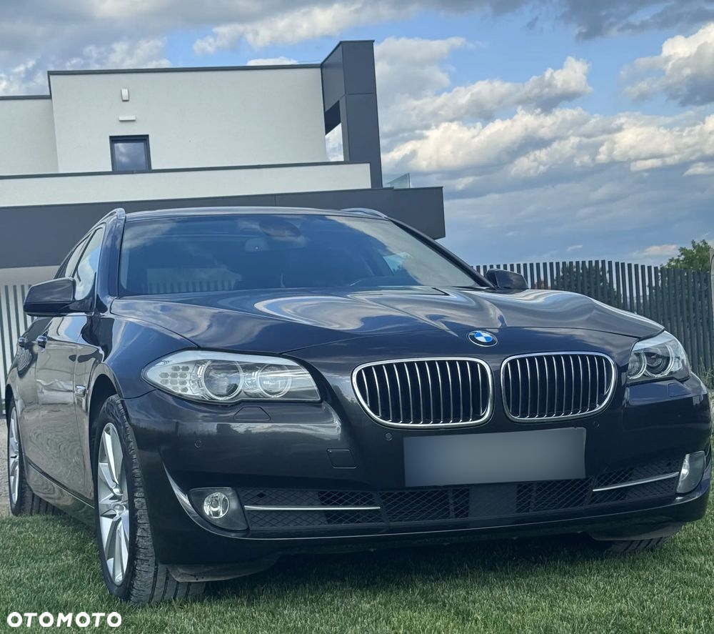 BMW Seria 5 525d xDrive Touring - 3