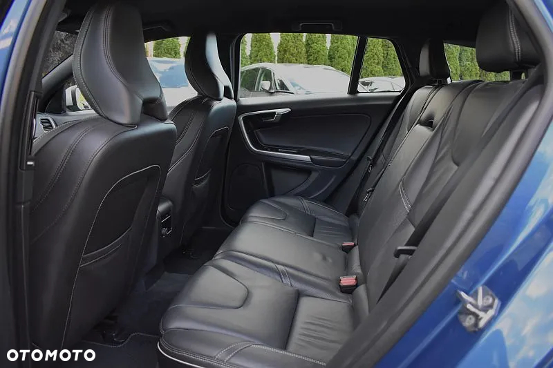 Volvo V60 D4 R-Design - 21