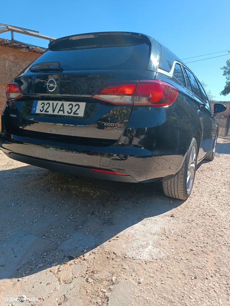 Opel Astra Sports Tourer - 1