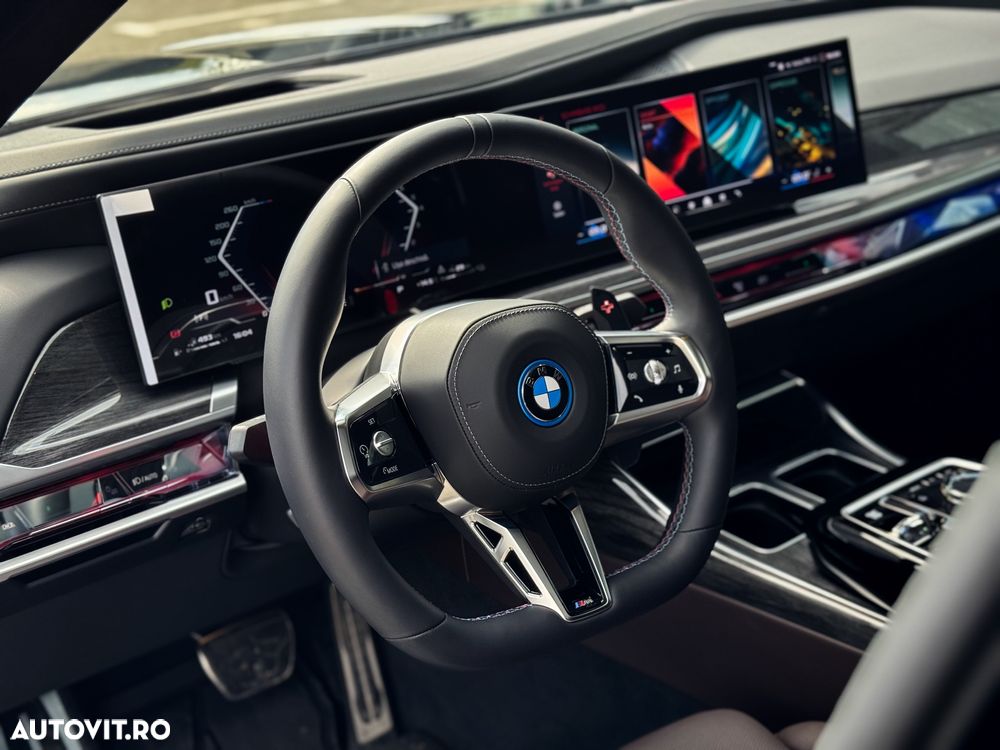BMW M7 M760e xDrive - 21